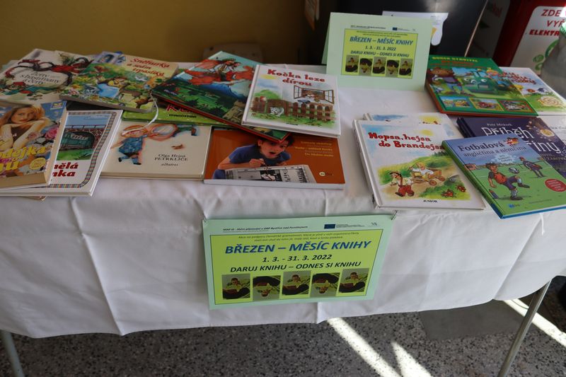 měsíc knihy
