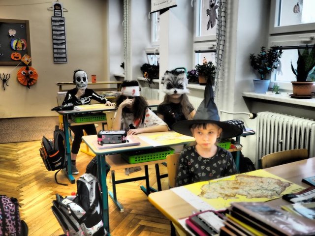 hall 12