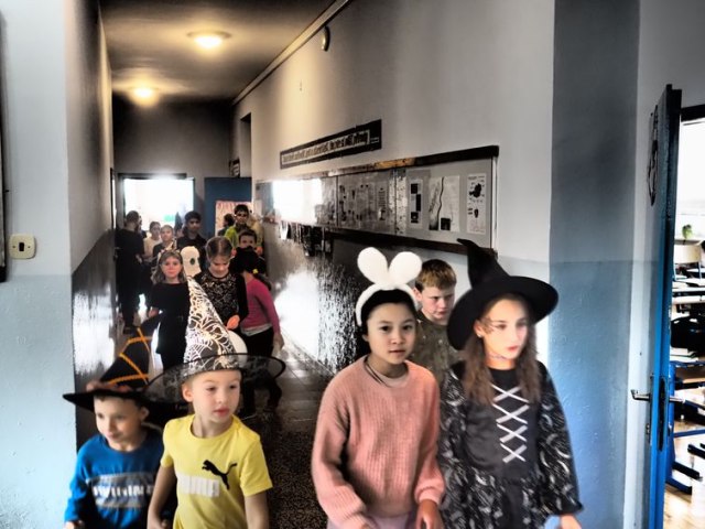 hall 16